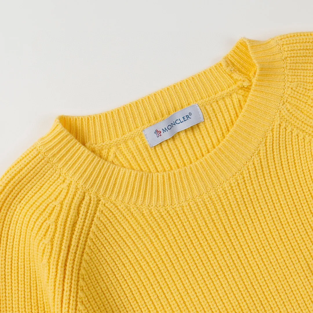 Monc Ier x BBC Yellow monc Ier bbcicecream 。 BBC 20 ， pharre II ，Series ， Premium Classic 。 Series ， BBC Monc Ier Classic Blue 。 ， ， Yellow 。 Series ， BBCICECREAM 。 Size：S M L